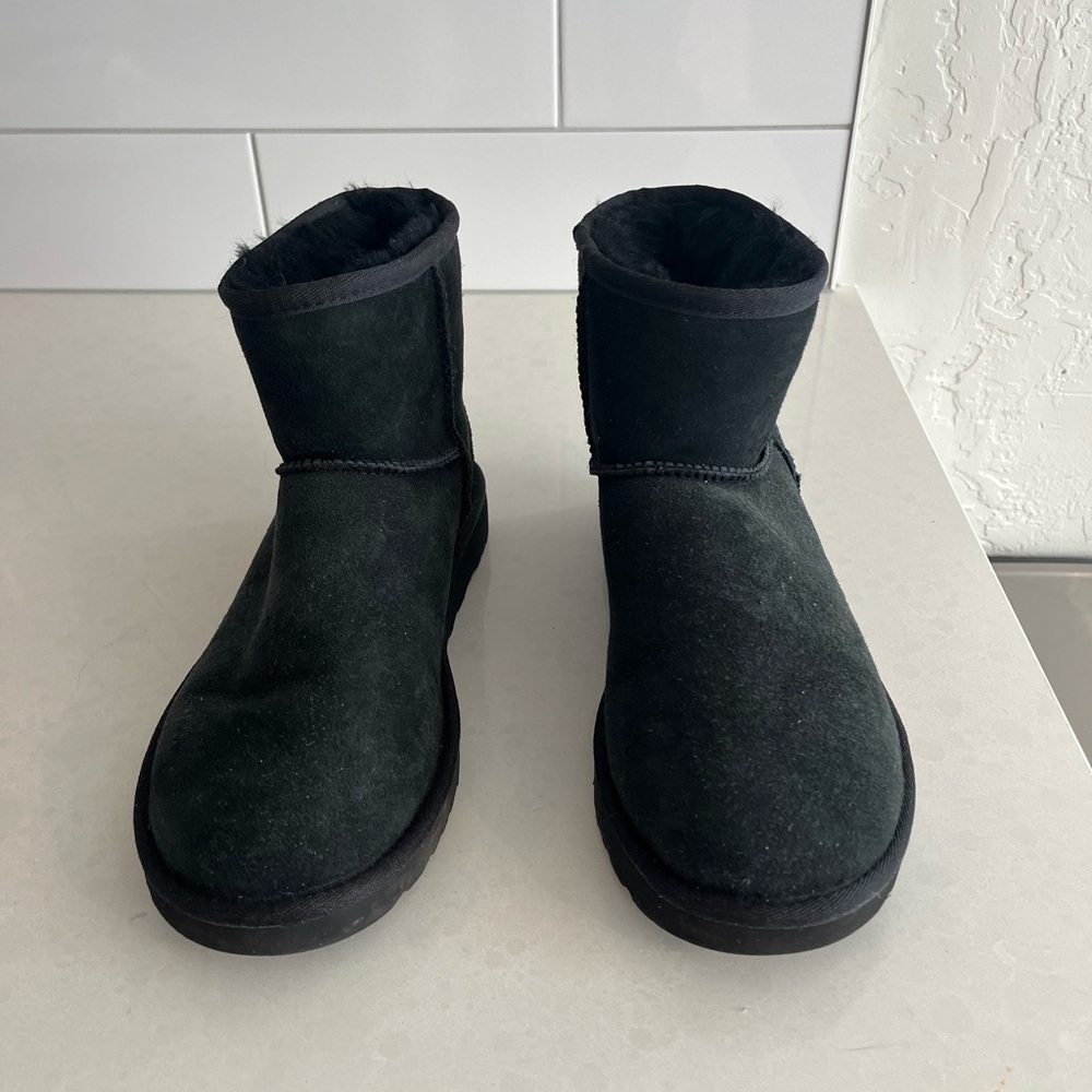 UGG classic mini